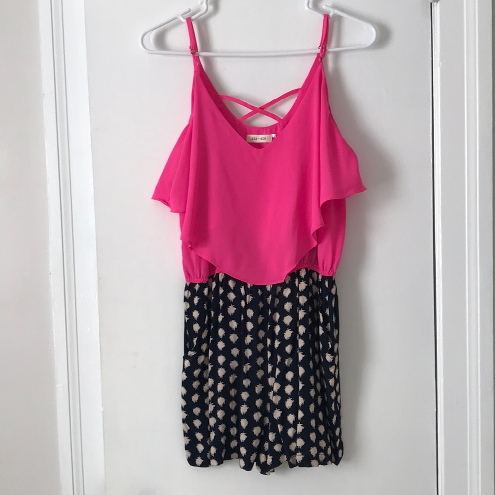 Hot pink and navy romper 💁🏼‍♀️